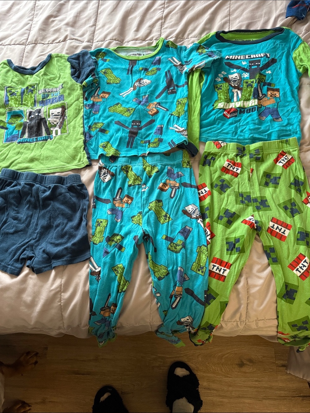Minecraft Kids' Blue & Green Pajama Set - Official Character Sleepwear